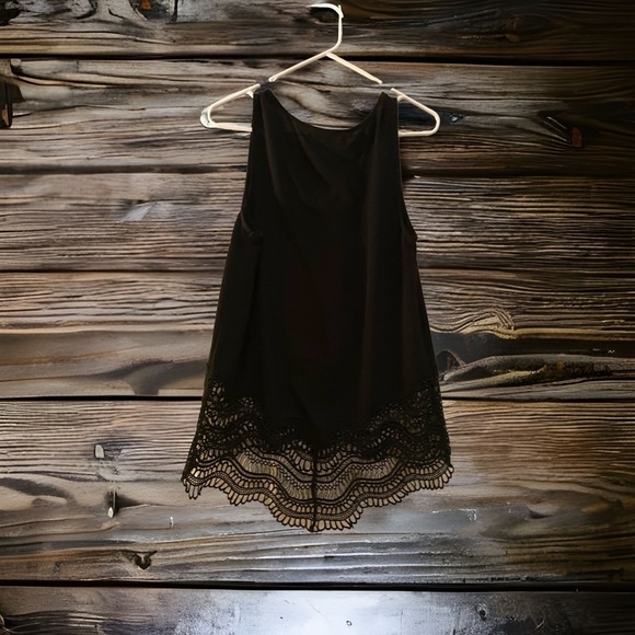 3/$24 entro High Low Tank - Picture 2 of 3